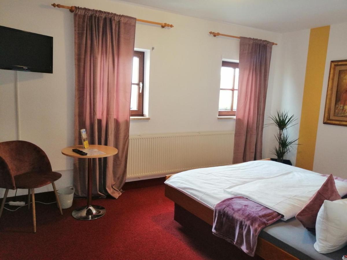 Hotel Wilder Mann Feuchtwangen Ngoại thất bức ảnh