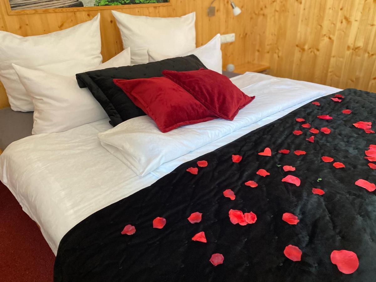 Hotel Wilder Mann Feuchtwangen Ngoại thất bức ảnh