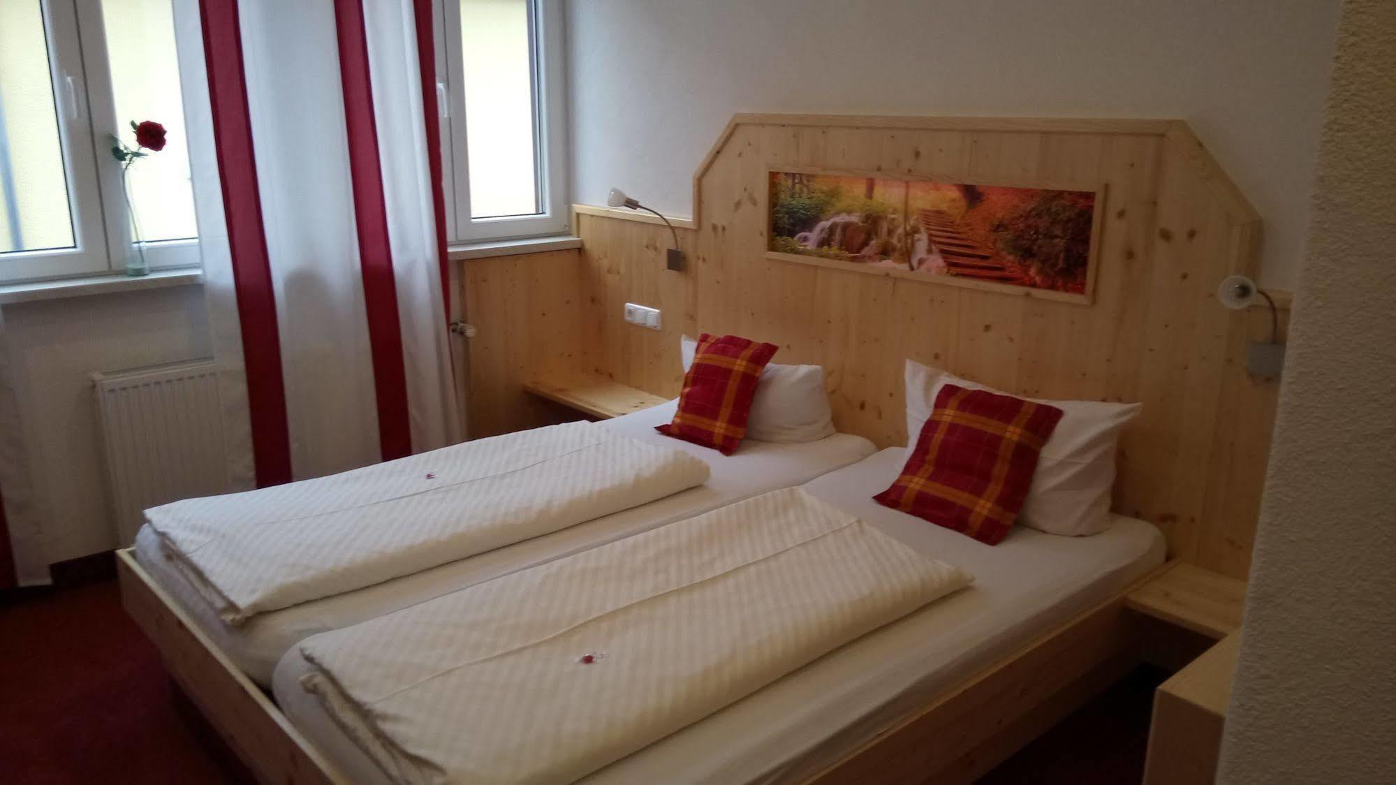 Hotel Wilder Mann Feuchtwangen Ngoại thất bức ảnh